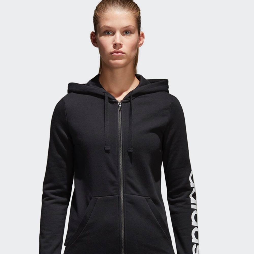Adidas essential linear hoodie 🤩
